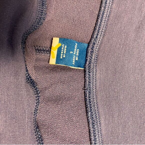 Old Navy Women's Navy Blue Shorts size large - Picture 3 of 3